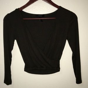 Cross cut long sleeve crop top